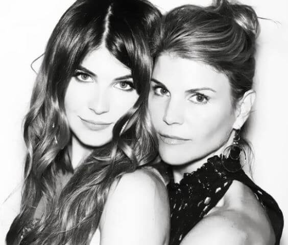 Isabella Rose Giannulli with her mom Lori Loughlin.